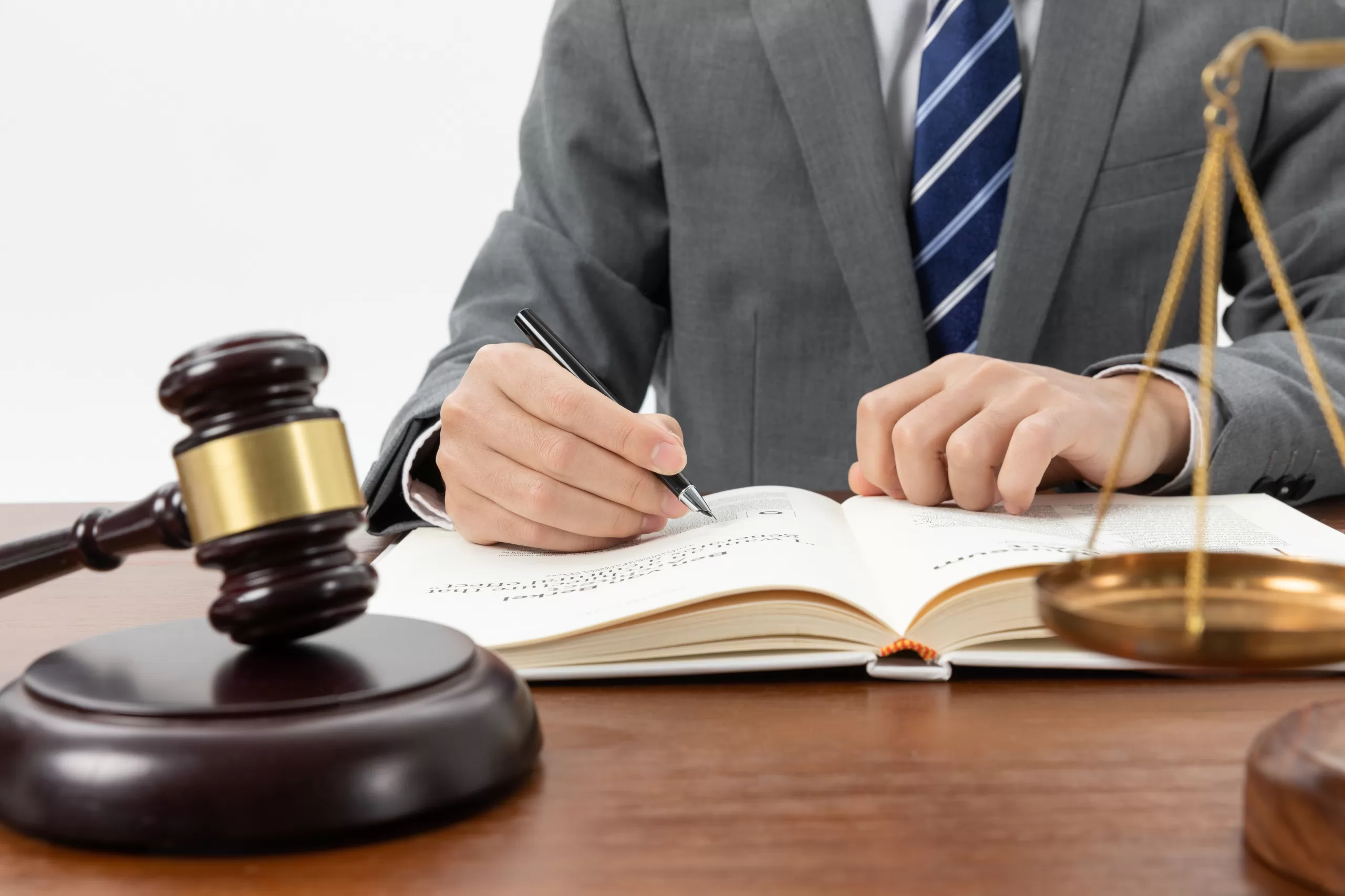 إتقان فن المناظرات في العمل القانوني والقضائي